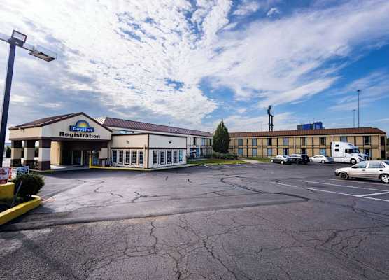 Days Inn by Wyndham Sharonville 1