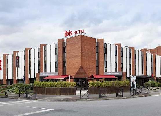 Ibis Évry-Courcouronnes 1