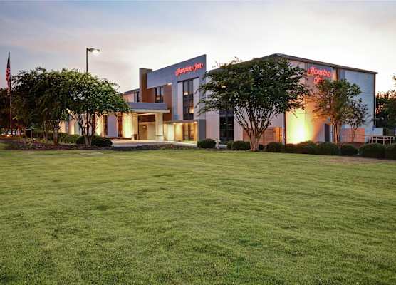 Hampton Inn Auburn 1