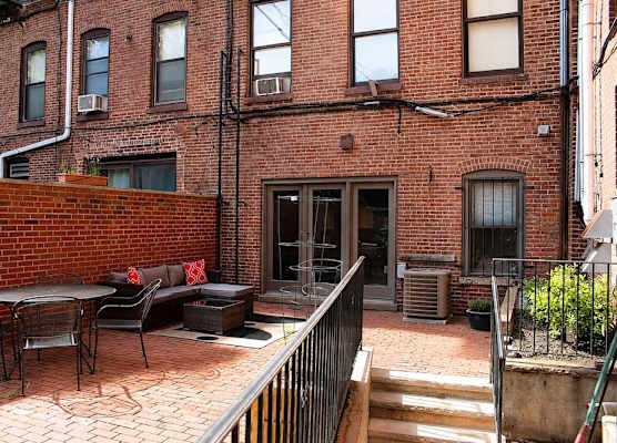 Maverick Suites at 402 Columbus Ave 1