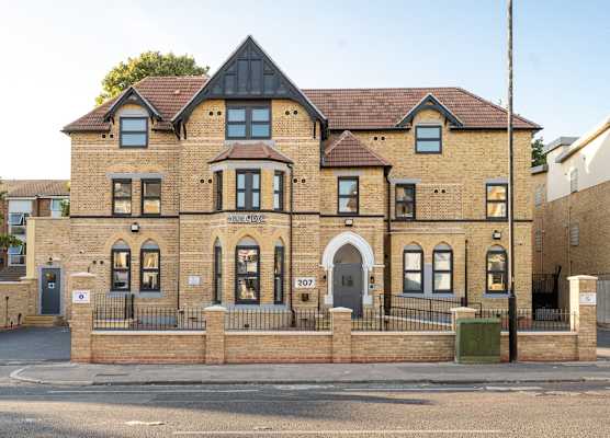 Hotel DC, Stratford 1