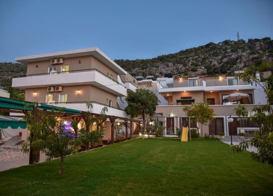 Iraklis Apartments 1