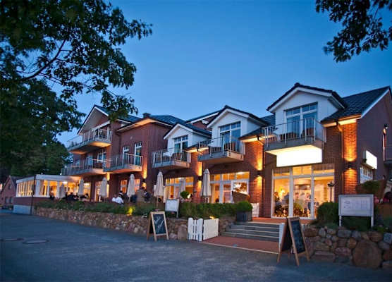 Heikendorf Ostseebad Strandhotel mit Sauna by Belvilla 1