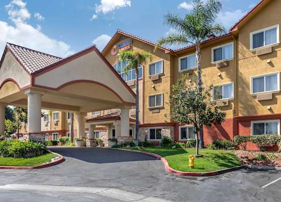 Comfort Suites Near Six Flags Magic Mountain 1