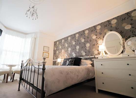 Maison Dieu Guest House 1