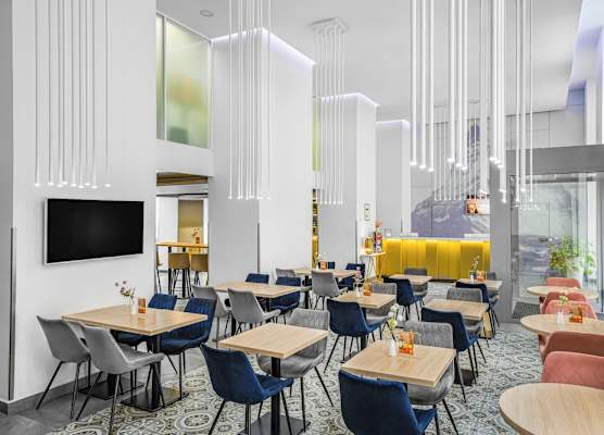 12 Revay Hotel 1