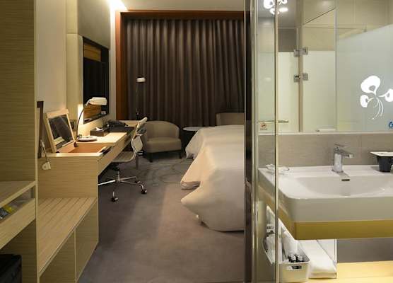 Golden Tulip Glory Fine Hotel 1