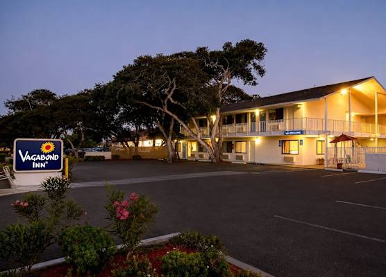 Motel 6 Monterey 1