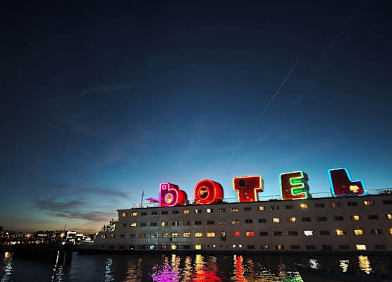 Botel 1