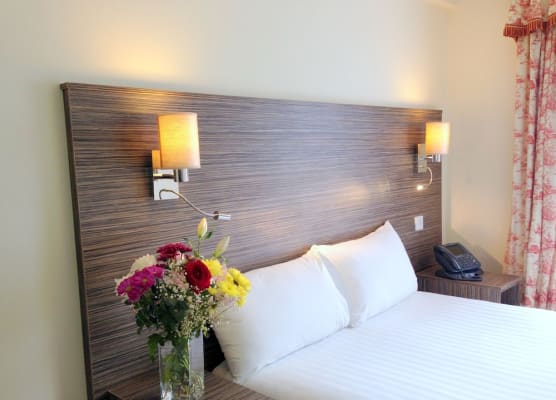 Ely House Hotel 1