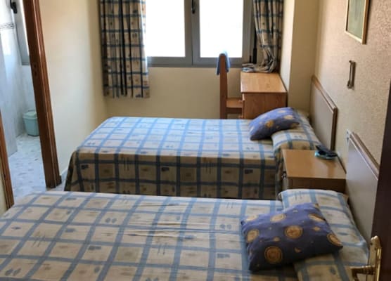 Pensión Hostal DOS HERMANAS 1