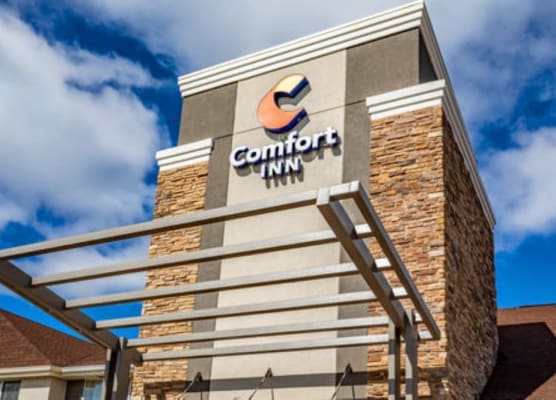 Comfort Inn Waukesha - Milwaukee West 1