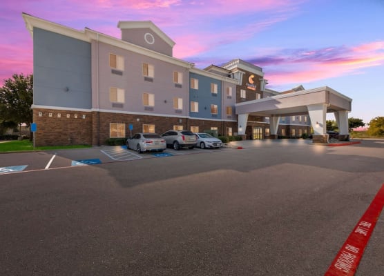Comfort Suites Bastrop 1