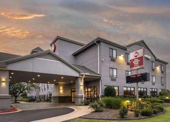 Best Western Plus Castlerock Inn & Suites 1