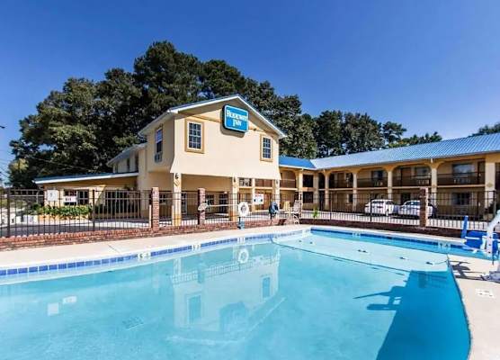 Days Inn by Wyndham Calhoun GA I-75 and US-41 1