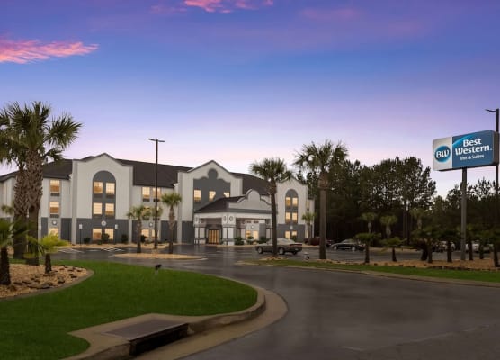 Best Western Bradbury Inn & Suites 1