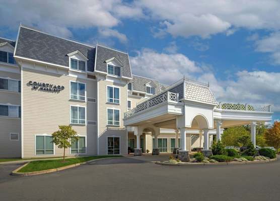 Courtyard by Marriott Lenox Berkshires 1