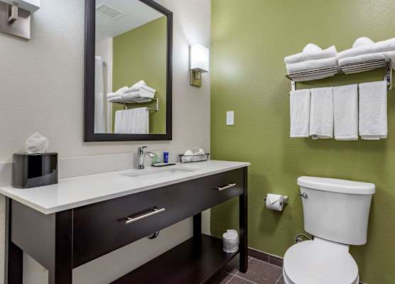 Sleep Inn & Suites Crosby 1
