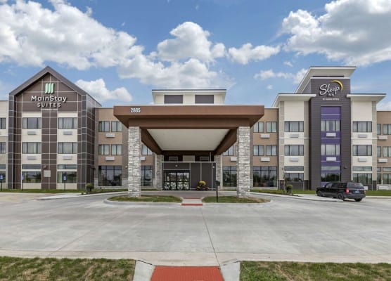 Sleep Inn & Suites Milwaukee-Franklin 1