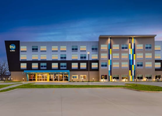 Tru By Hilton Oshkosh 1