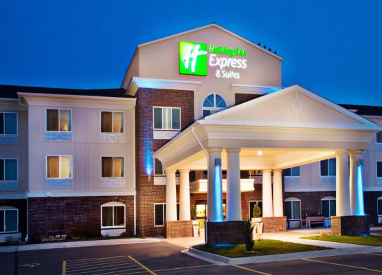 Holiday Inn Express Hotel & Suites Dubuque by IHG 1
