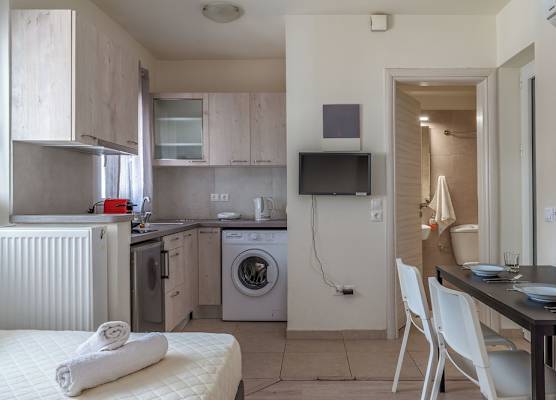 Elvita Apartments 3 1