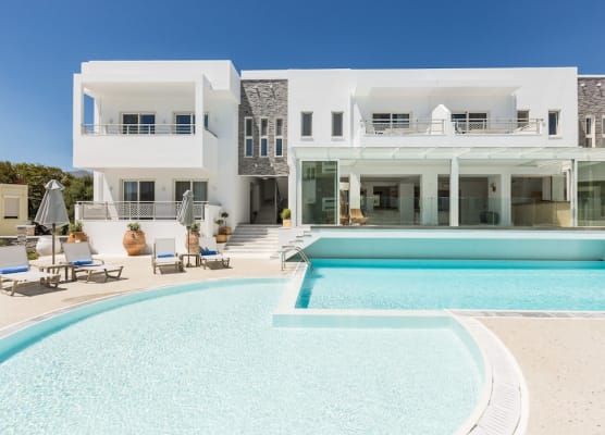 Cyano Hotel 1