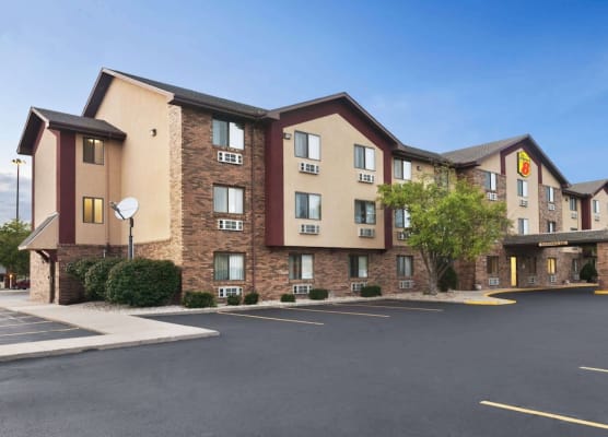 Super 8 by Wyndham Peoria 1