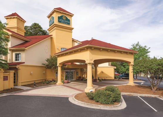 La Quinta Inn & Suites by Wyndham University Area Chapel Hill 1