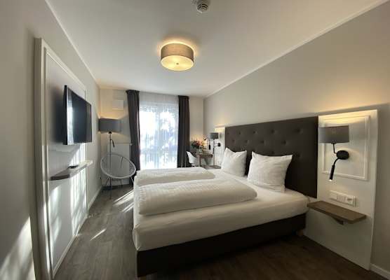 Signature East Hotel Falk 1
