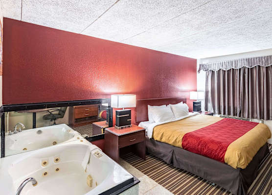 Econo Lodge (Zanesville) 1