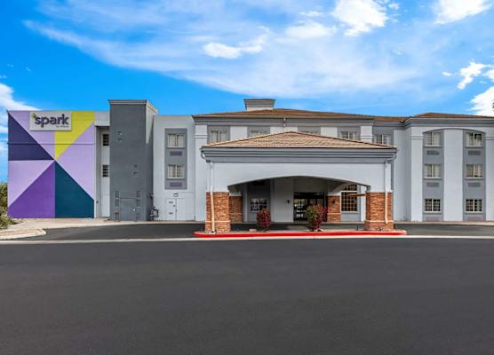 Spark by Hilton Glendale Phoenix North 1