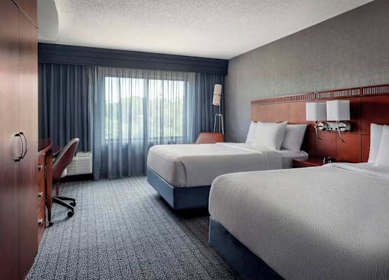 Courtyard by Marriott Paramus 1