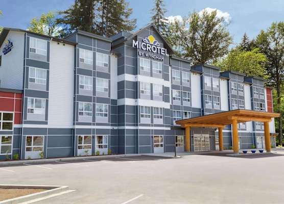 Microtel Inn & Suites by Wyndham Oyster Bay Ladysmith 1