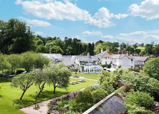 Summer Lodge Country House Hotel 1