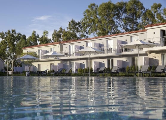 Paleros Beach Resort 1