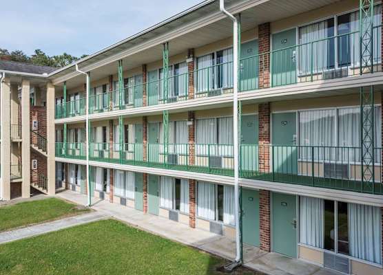 Days Inn by Wyndham Jellico - Tennessee State Line 1