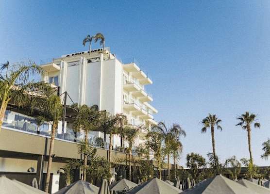Demi Hotel 1