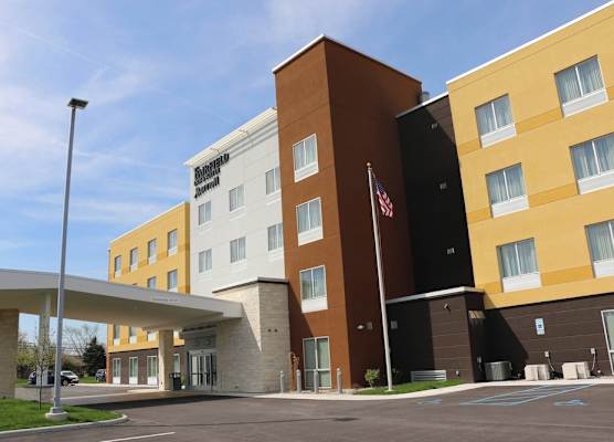 Fairfield Inn & Suites by Marriott Bowling Green 1