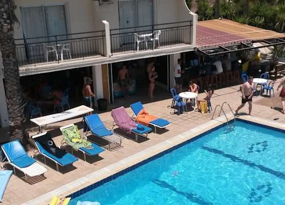 Pavlinia Hotel & Apartments 1