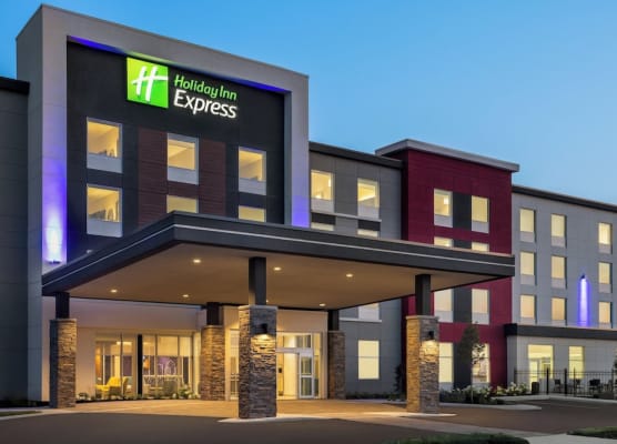 Holiday Inn Express STRATHROY by IHG 1