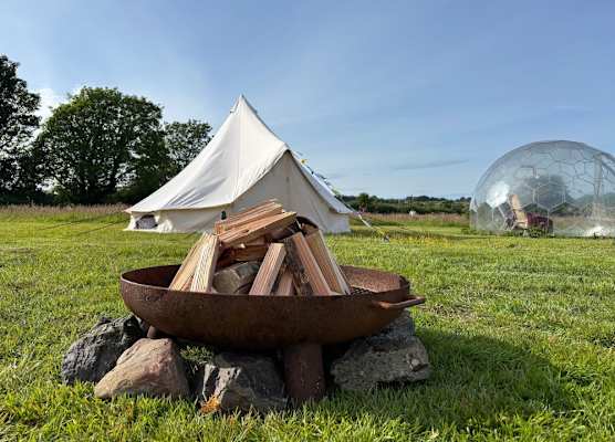 Cozy Dog Friendly Hot Tent With Log Burner & Logs 1