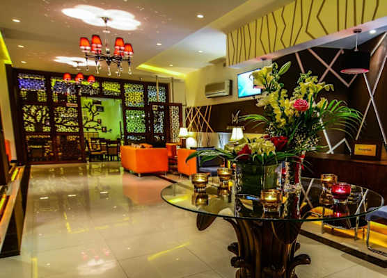 Meneur Hotel 1