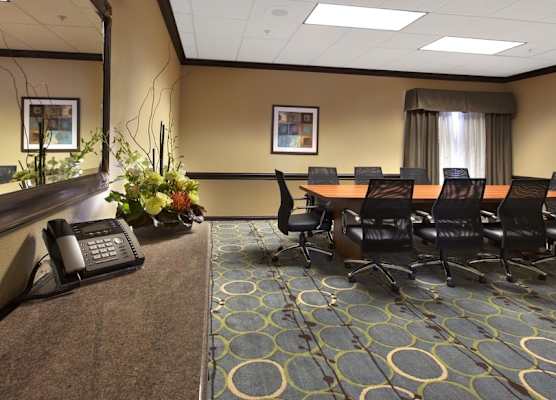 Holiday Inn & Suites SPRING - THE WOODLANDS AREA by IHG 1
