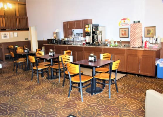 Super 8 by Wyndham Burlington 1