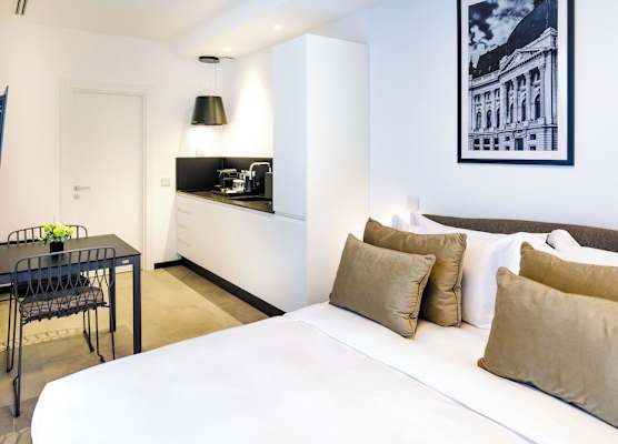 OLD TOWN SNAIL Design Apartments 1