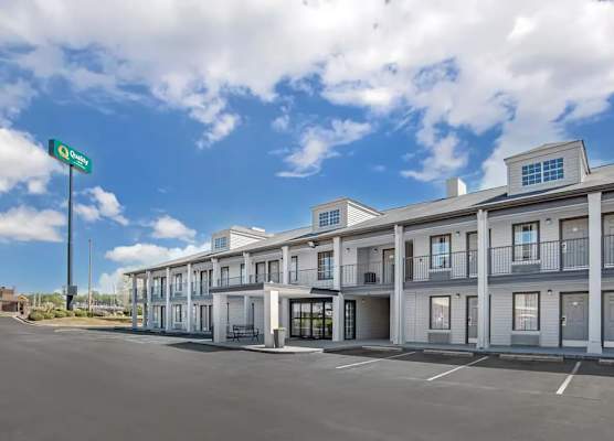 Quality Inn Bessemer I-20 exit 108 1