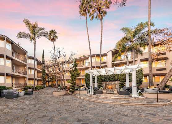 The Belamar Hotel Manhattan Beach, Tapestry by Hilton 1