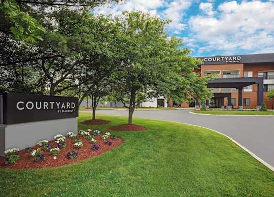 Courtyard Boston Raynham 1