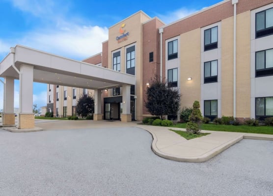 Comfort Suites Rensselaer near Fair Oaks 1